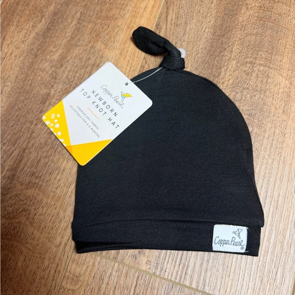 Copper Pearl Newborn Top‎ Knot Hat in Midnight (Black)